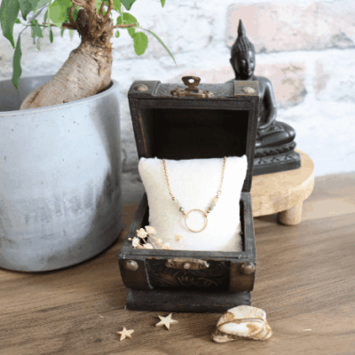 Collier Cindy en acier inoxydable doré avec pendentif cercle et perles de jade verte, bijou de 40 cm