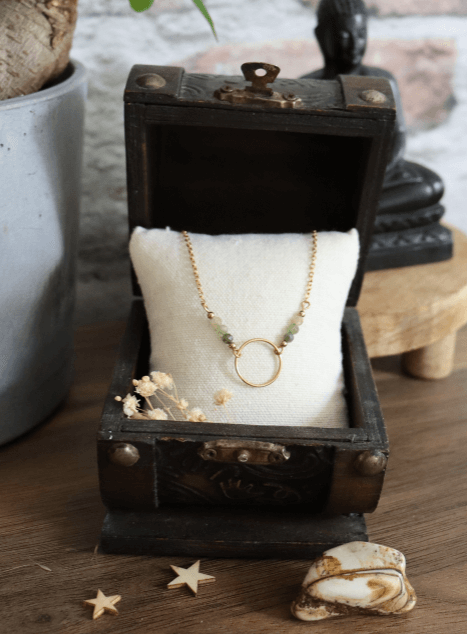 Collier Cindy en acier inoxydable doré avec pendentif cercle et perles de jade verte, bijou de 40 cm